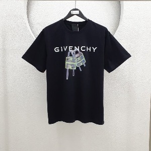 [국내배송] 지방시 GIVENCHY 23SS PADLOCK 로고 프린팅 티셔츠 블랙